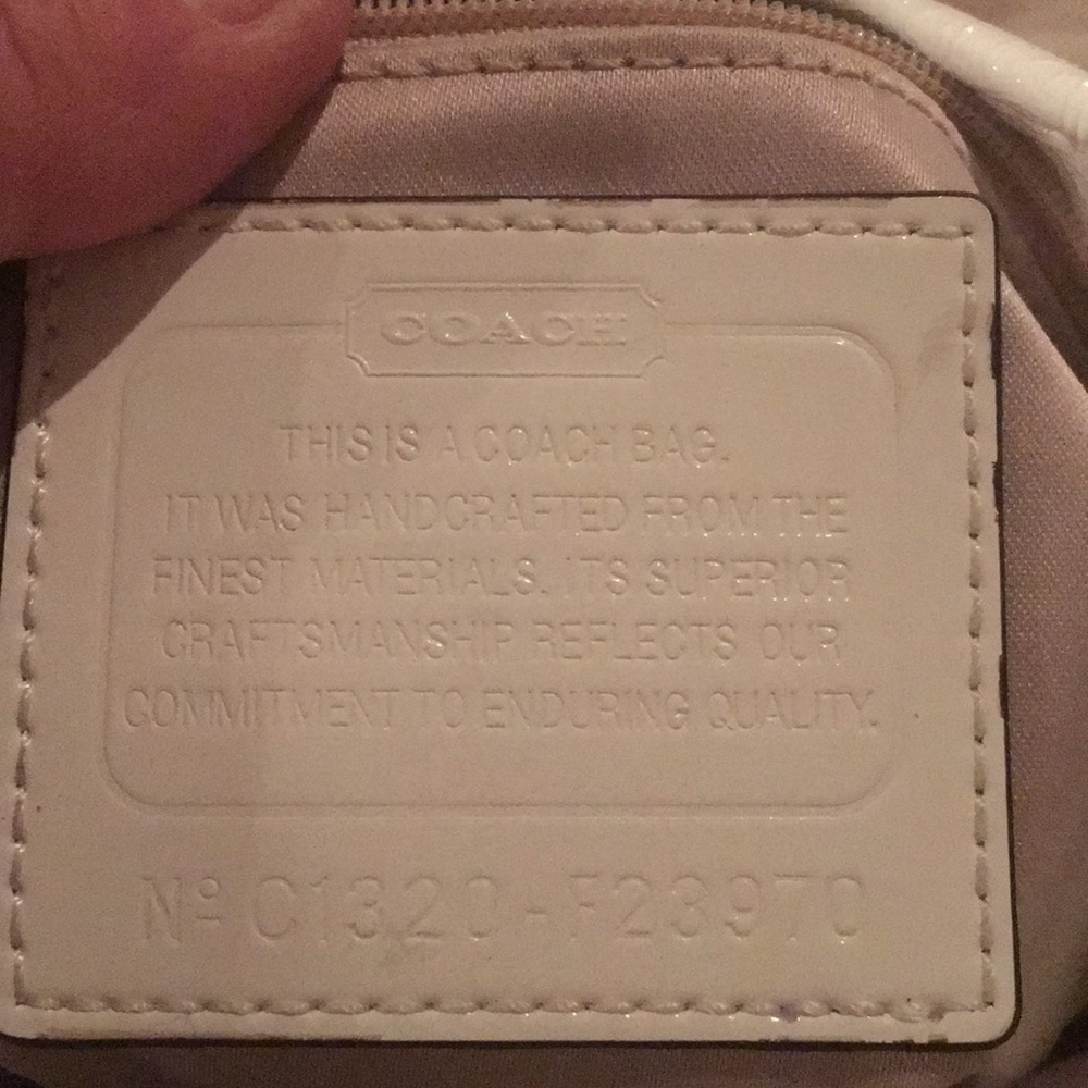 Signature Coach Crossbody - Picture 4 of 8